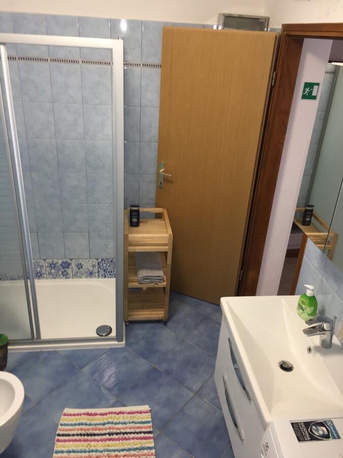 Villa Ulika - 3 Apt For 4 Persons Pula Exterior photo