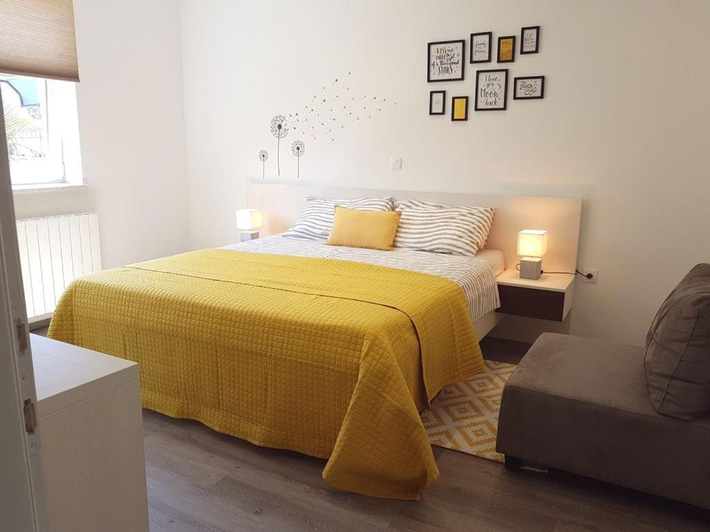 Villa Ulika - 3 Apt For 4 Persons Pula Exterior photo